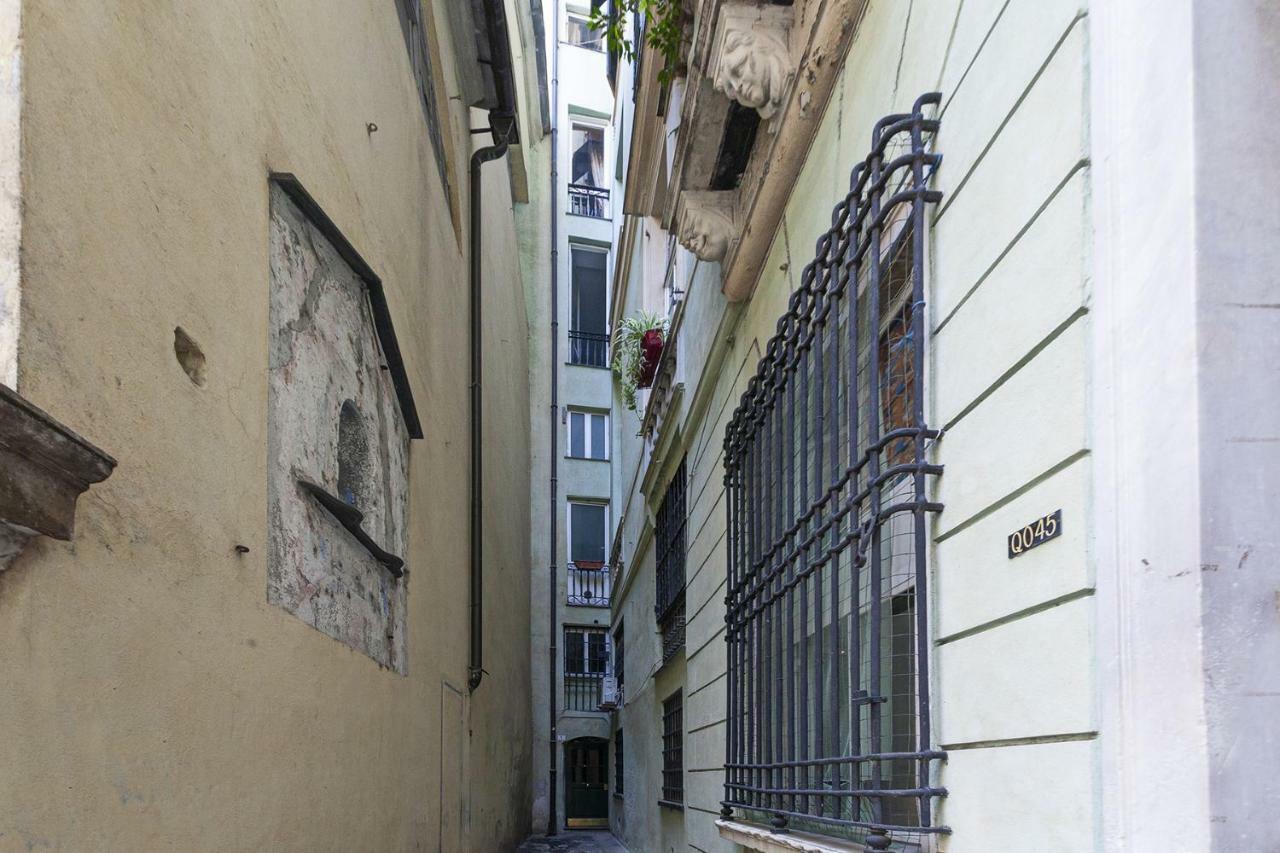 Wood And Stone Apartment In The Historical Center Genua Zewnętrze zdjęcie